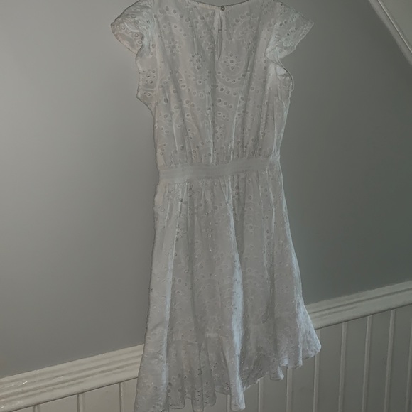 White summer dress. - Picture 2 of 3